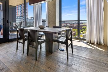 Private dining space at the mason apartments in chicago, il 60607
